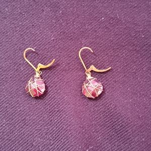 2/40 jewellry. Dangle earrings red and gold